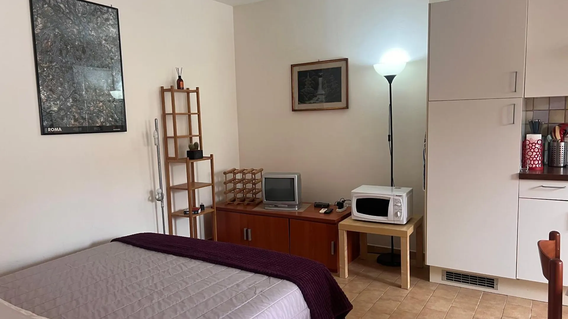 Studioflat Battistini Rome 0*,  Italy